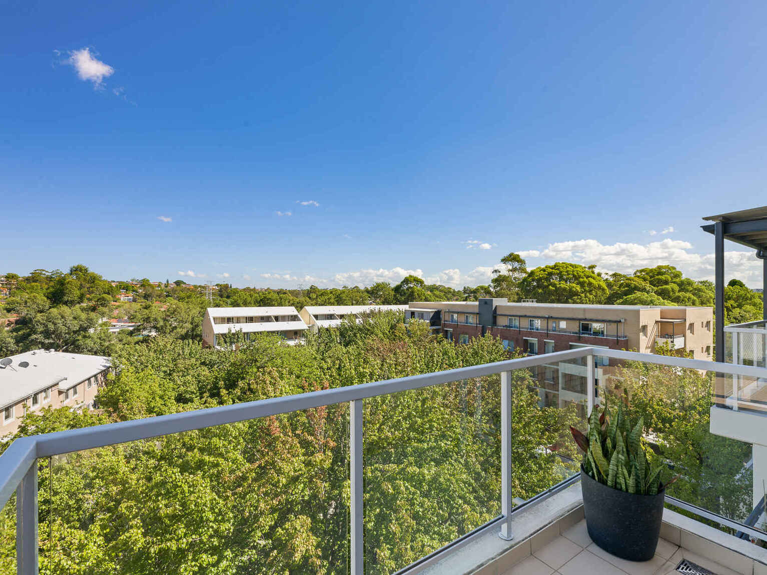 79/20 Close Street Canterbury 79/20 Close Street Canterbury