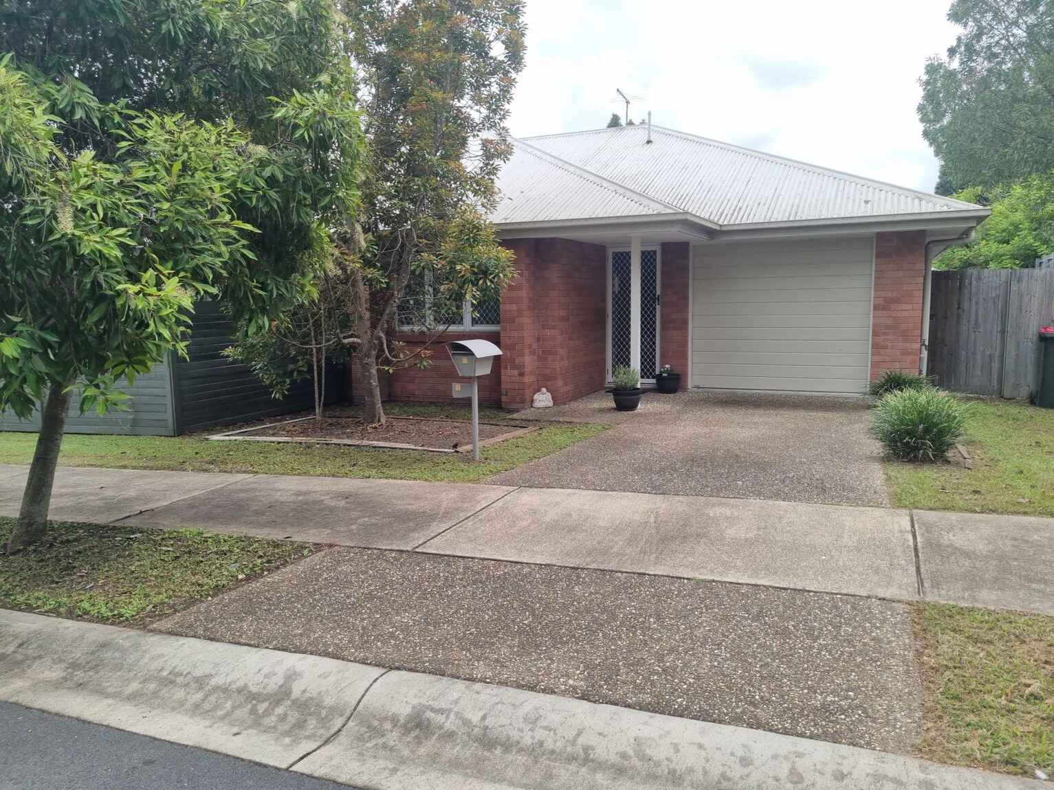 2/1 McNaughton Street Morayfield