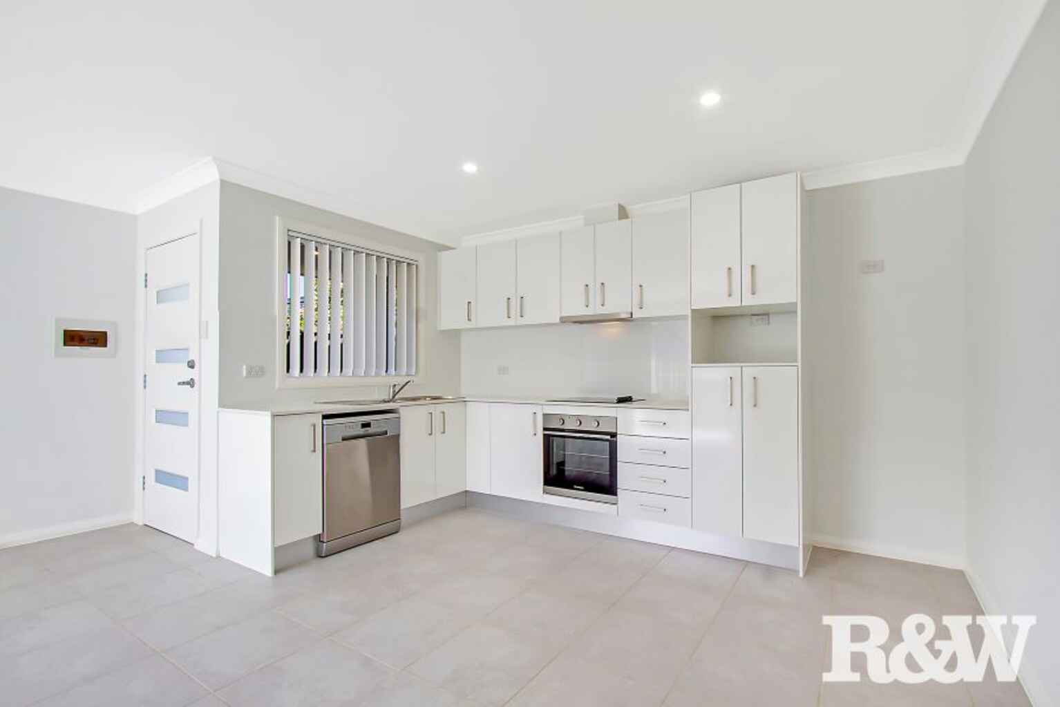 16A Mynah Close St Clair