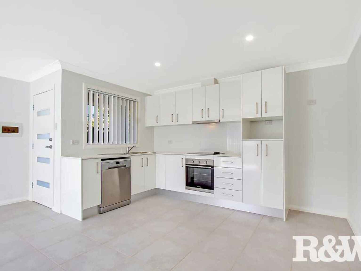 16A Mynah Close St Clair