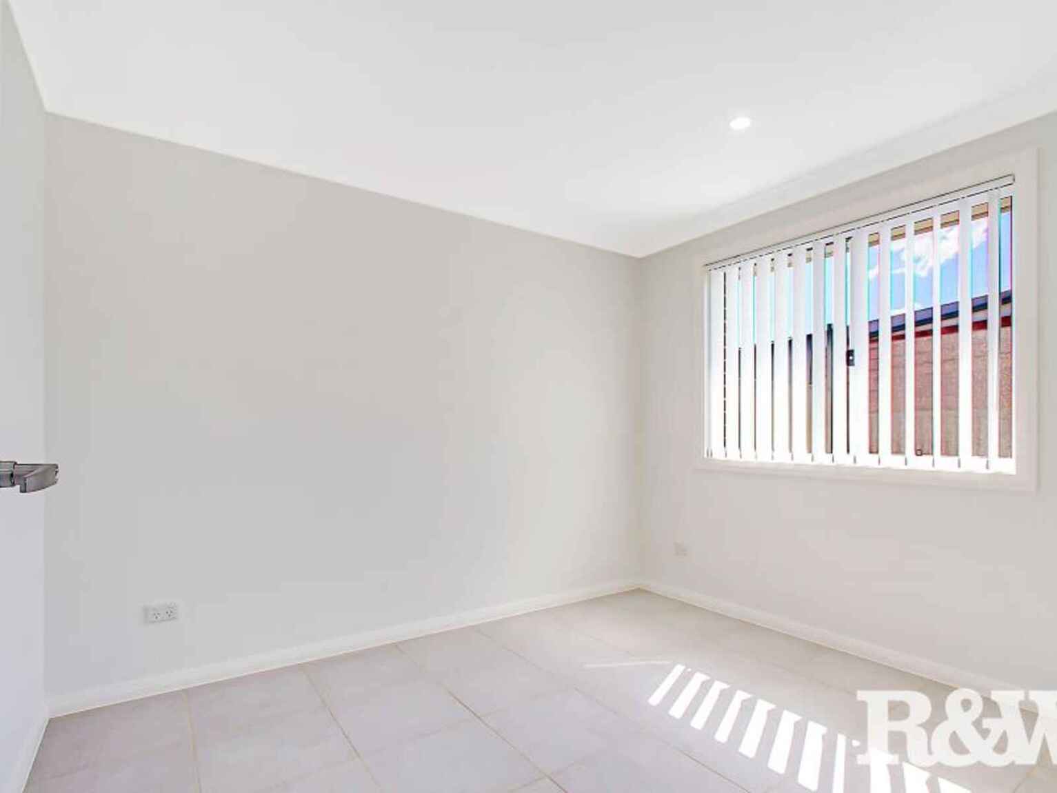 16A Mynah Close St Clair