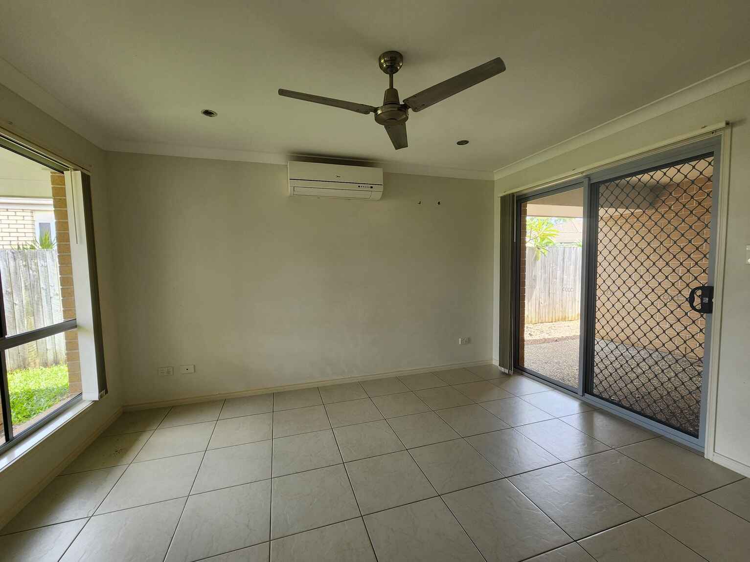 2/61 Reibelt Drive Caboolture