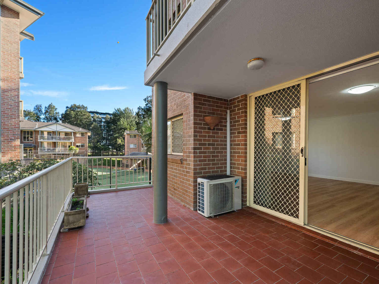 28/10-12 Broughton Street Canterbury