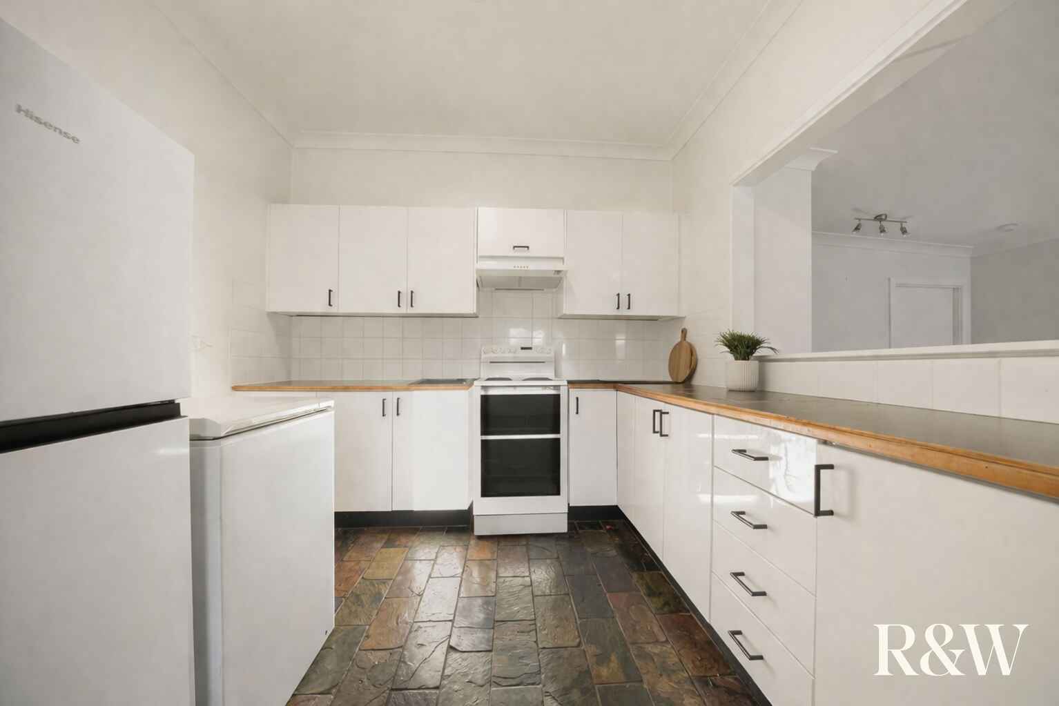 3 LACHLAN PLACE Campbelltown