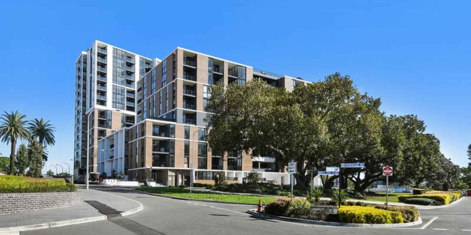 104/7 Maple Tree Road Westmead