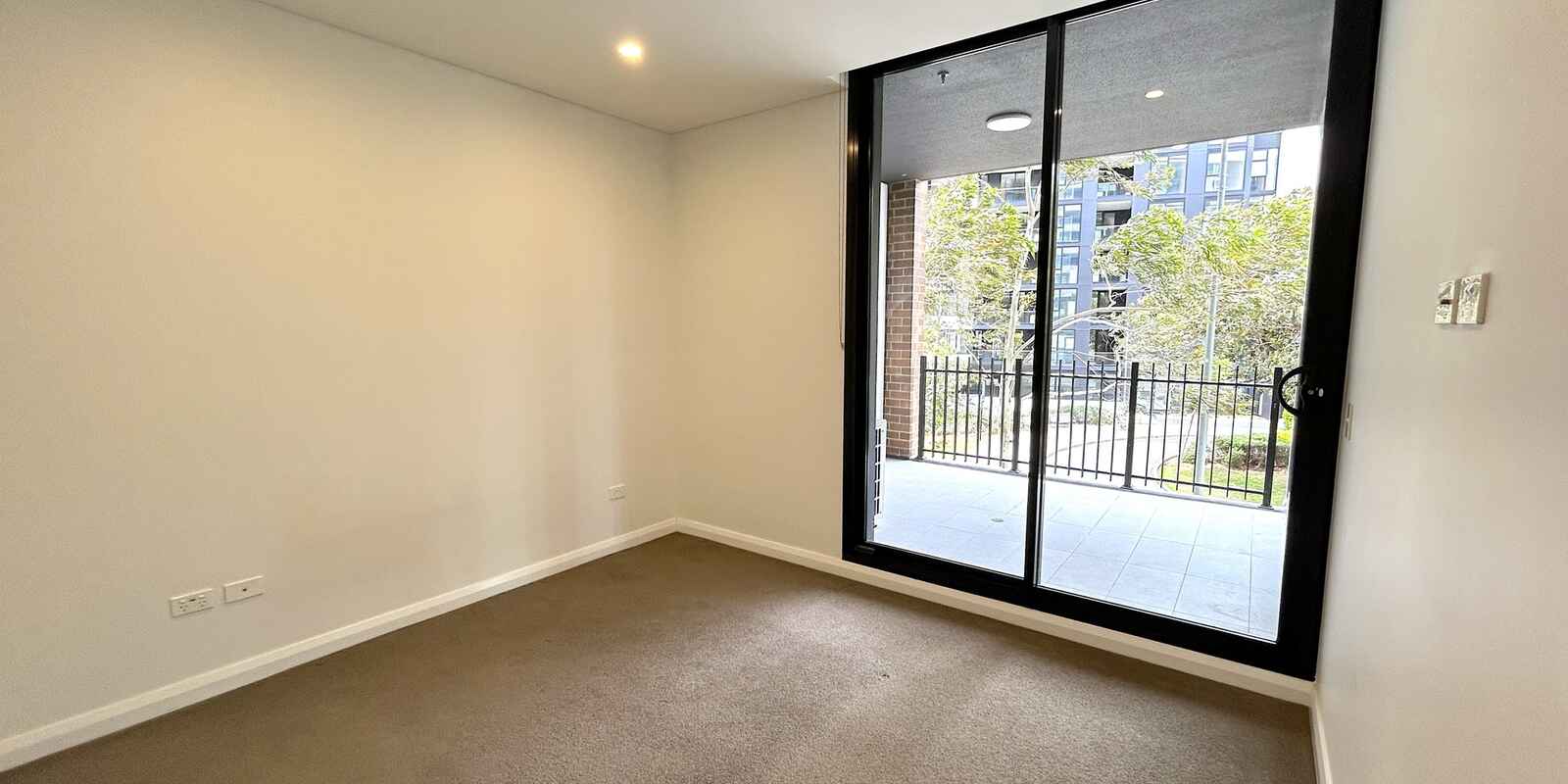 104/7 Maple Tree Road Westmead