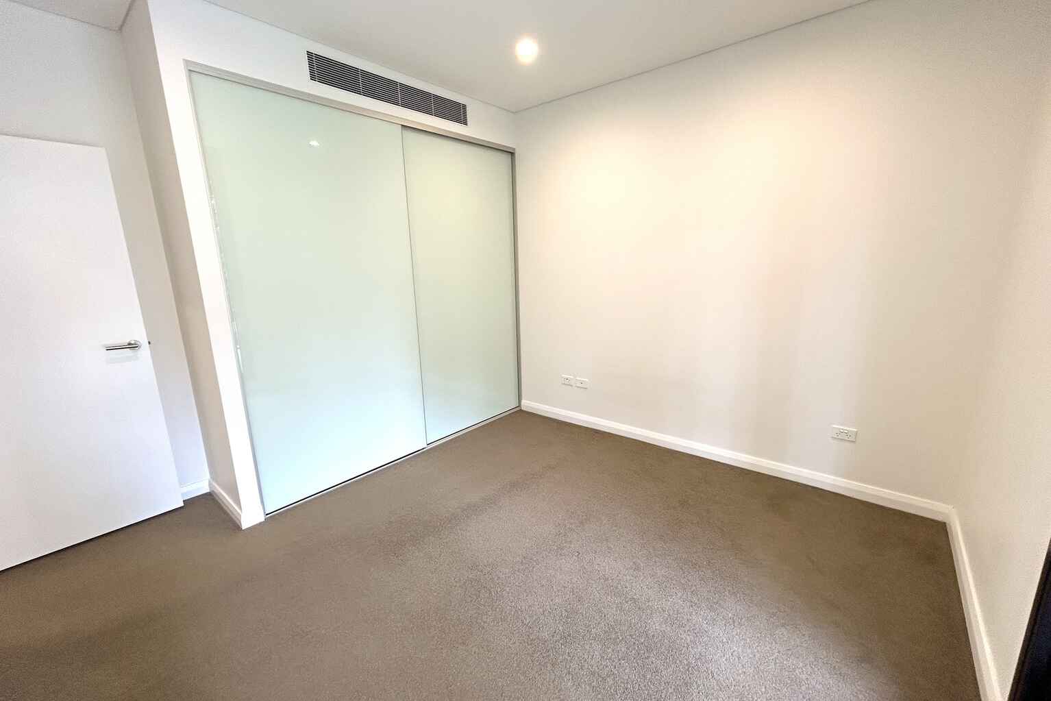 104/7 Maple Tree Road Westmead