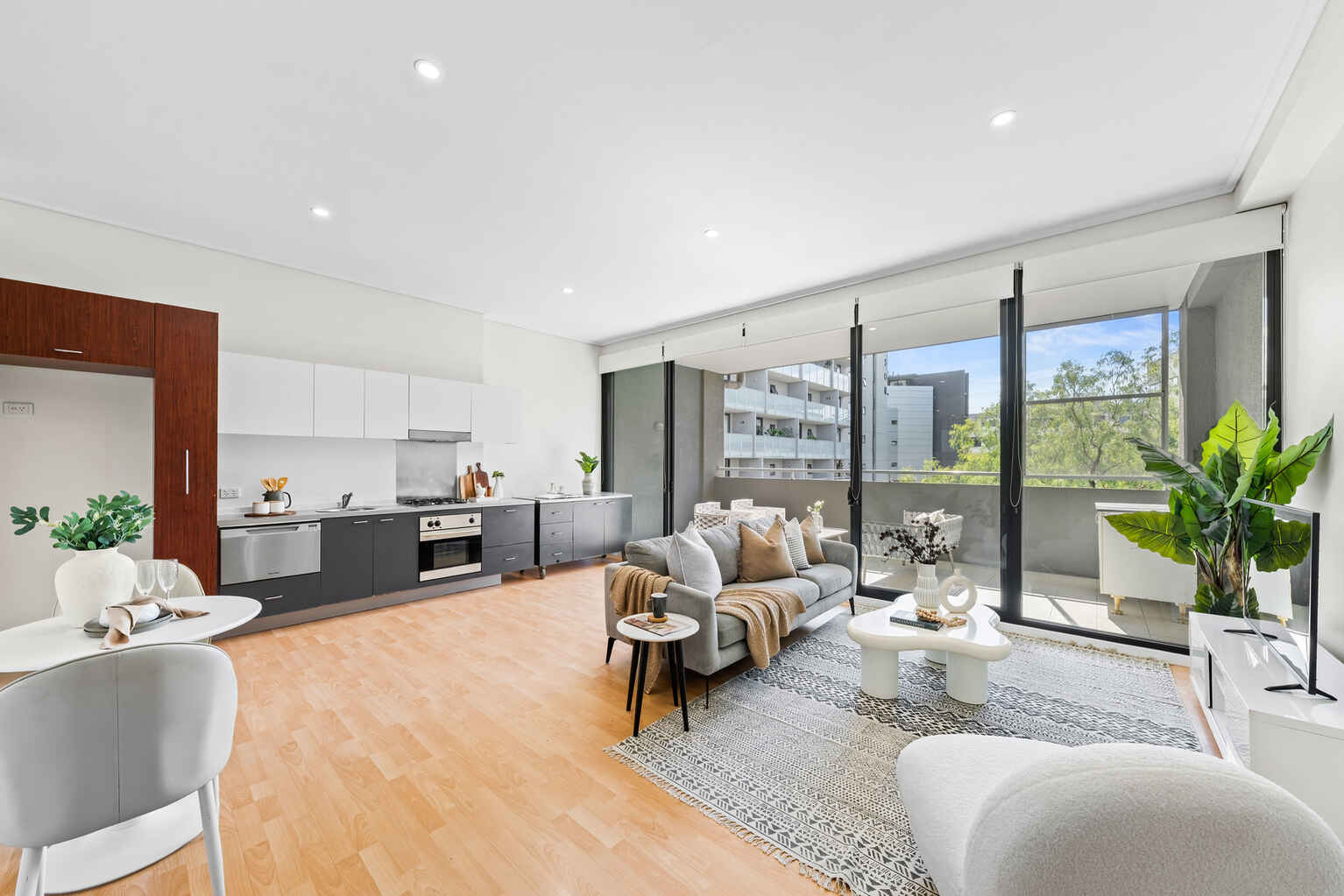 C33/240 Wyndham Street Alexandria