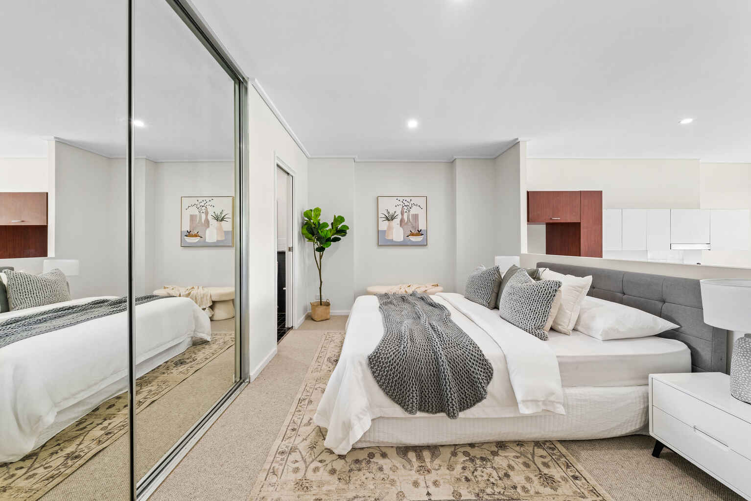 C33/240 Wyndham Street Alexandria