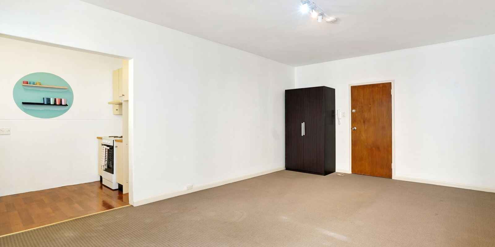 9/3 Barncleuth Square Potts Point