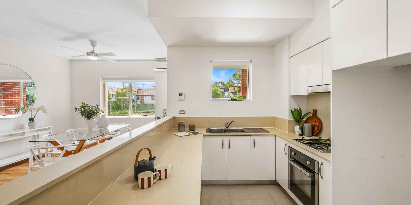 82/20 Close Street Canterbury