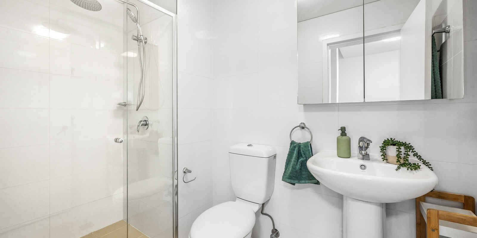 82/20 Close Street Canterbury