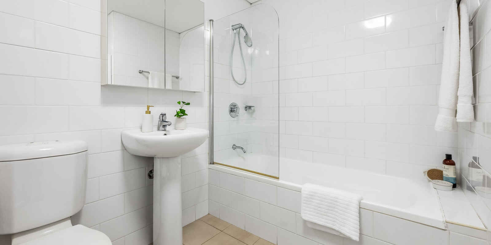 82/20 Close Street Canterbury