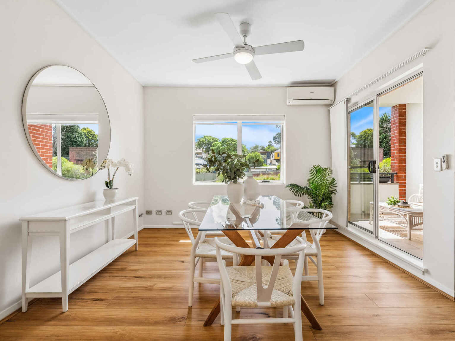 82/20 Close Street Canterbury