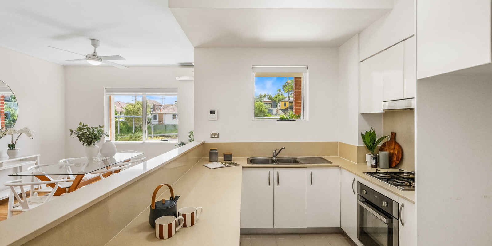 82/20 Close Street Canterbury