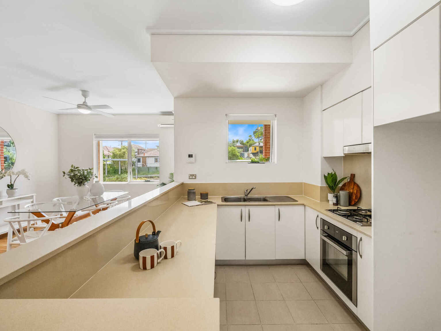 82/20 Close Street Canterbury