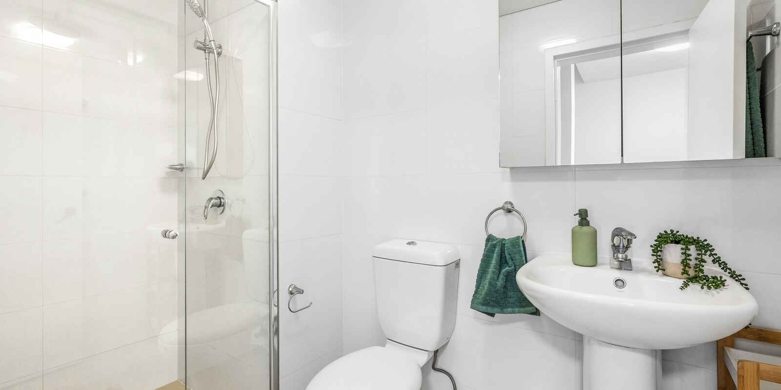 82/20 Close Street Canterbury