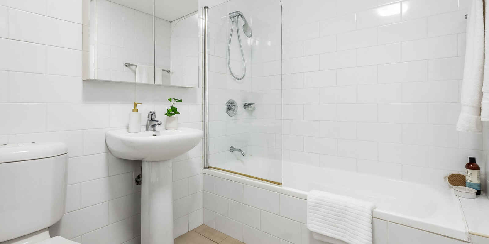 82/20 Close Street Canterbury