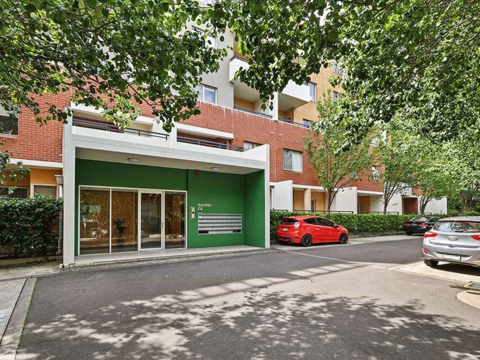 82/20 Close Street Canterbury