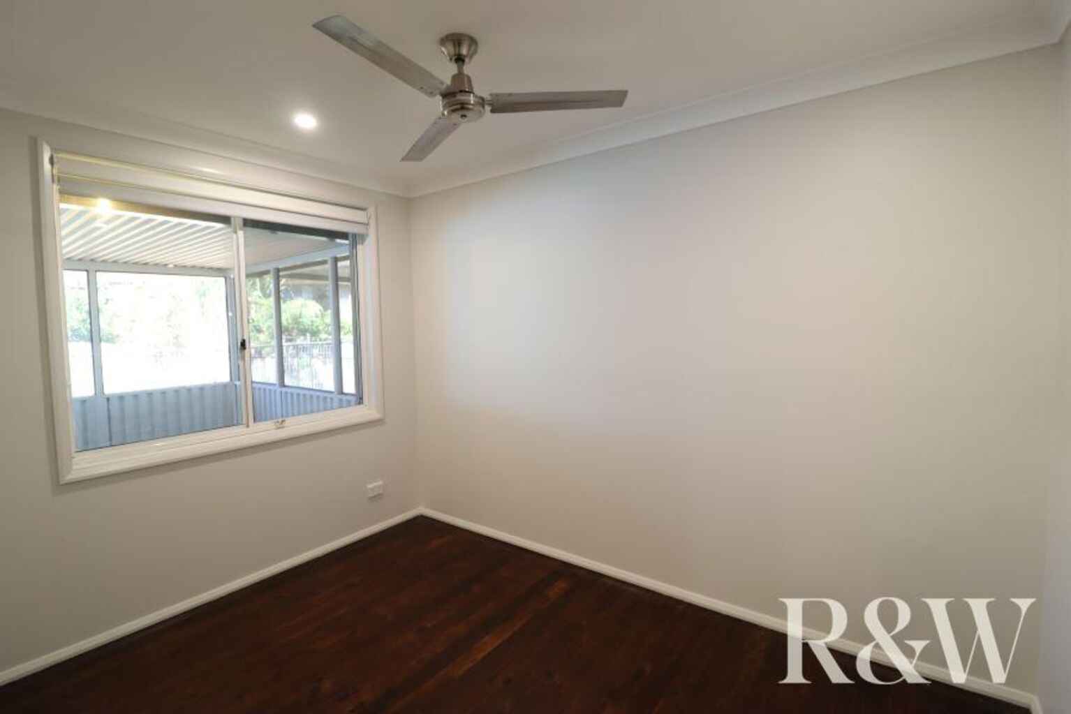 8 Nightmist Grove St Clair