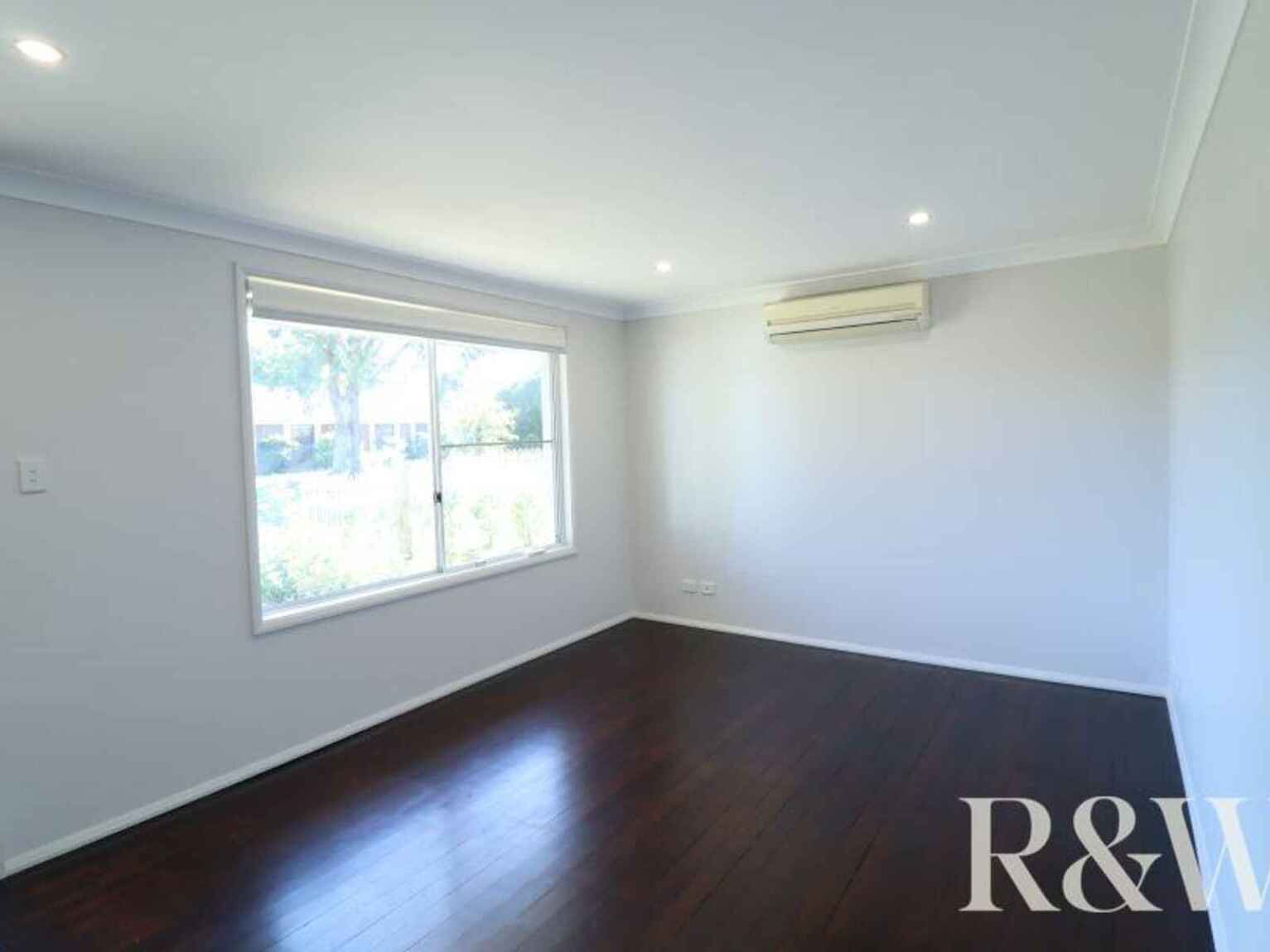 8 Nightmist Grove St Clair