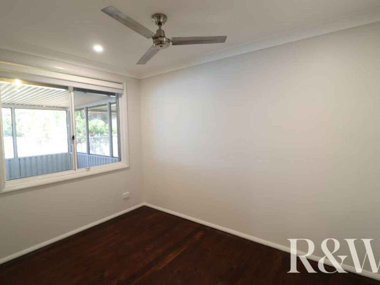 8 Nightmist Grove St Clair