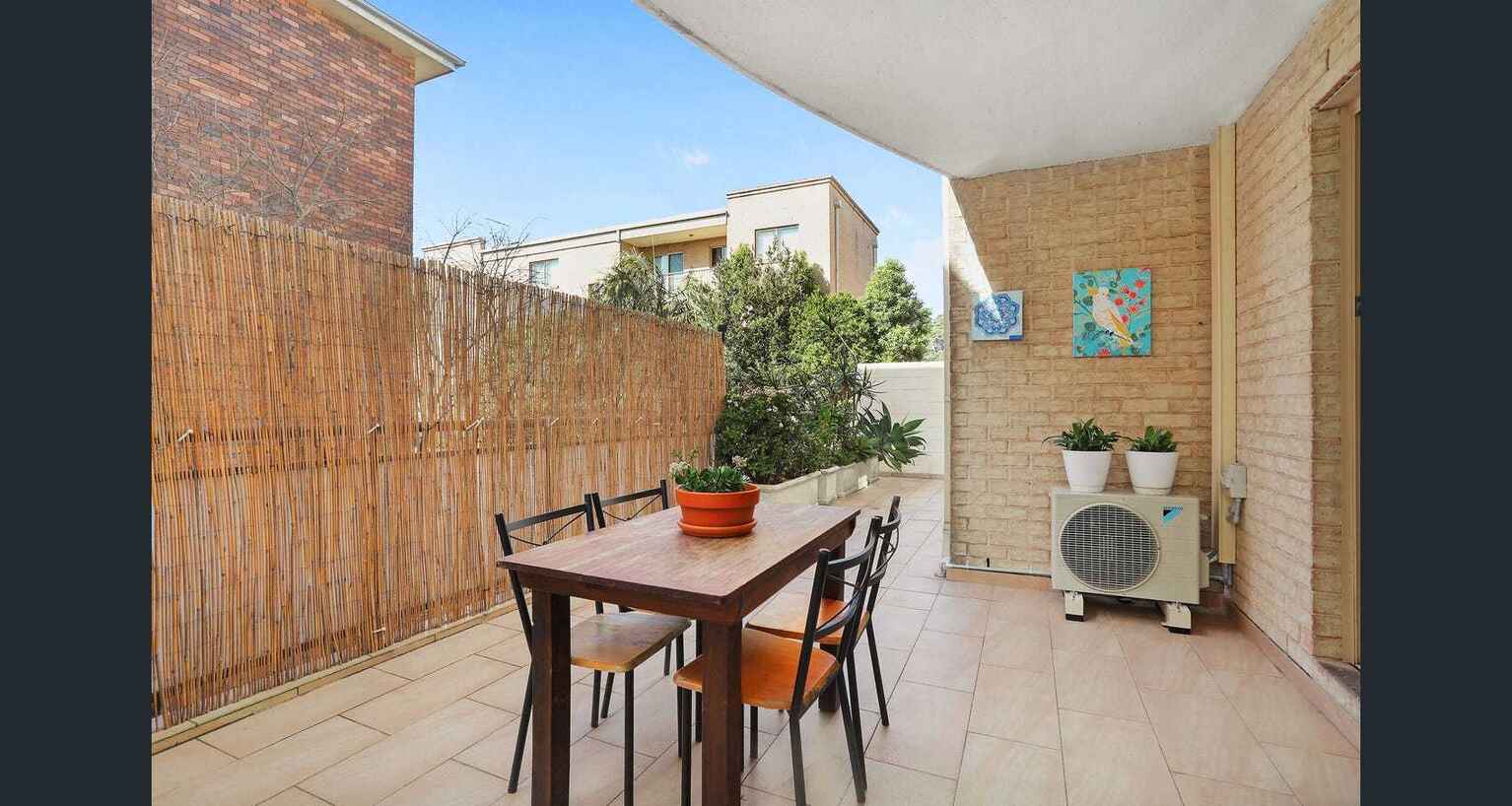 17/8 MacIntosh Street Mascot