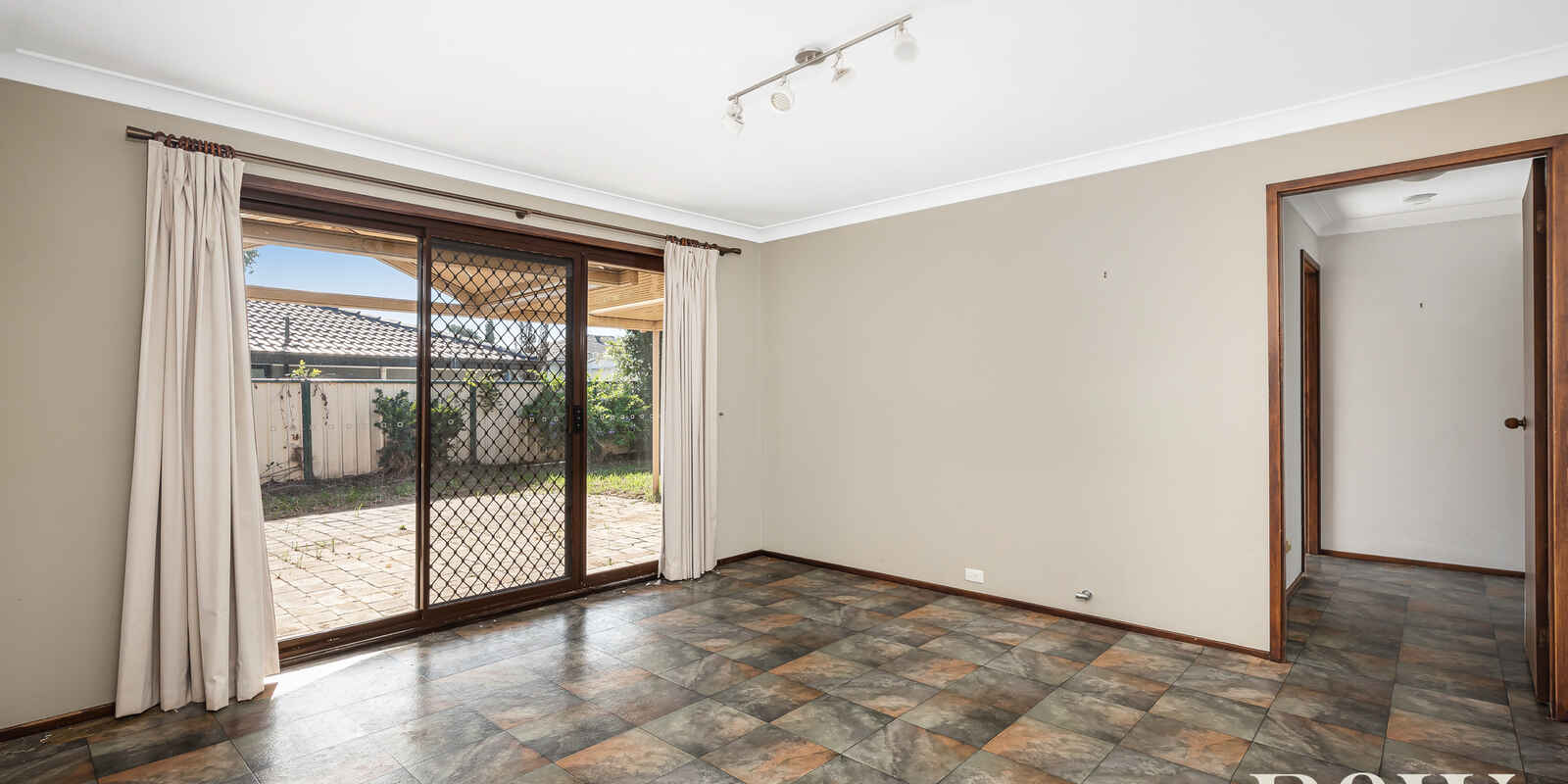 14 Hascombe Way St Clair