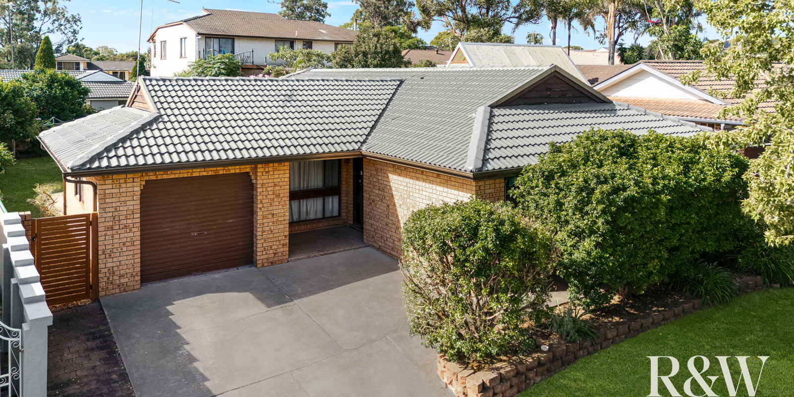 14 Hascombe Way St Clair