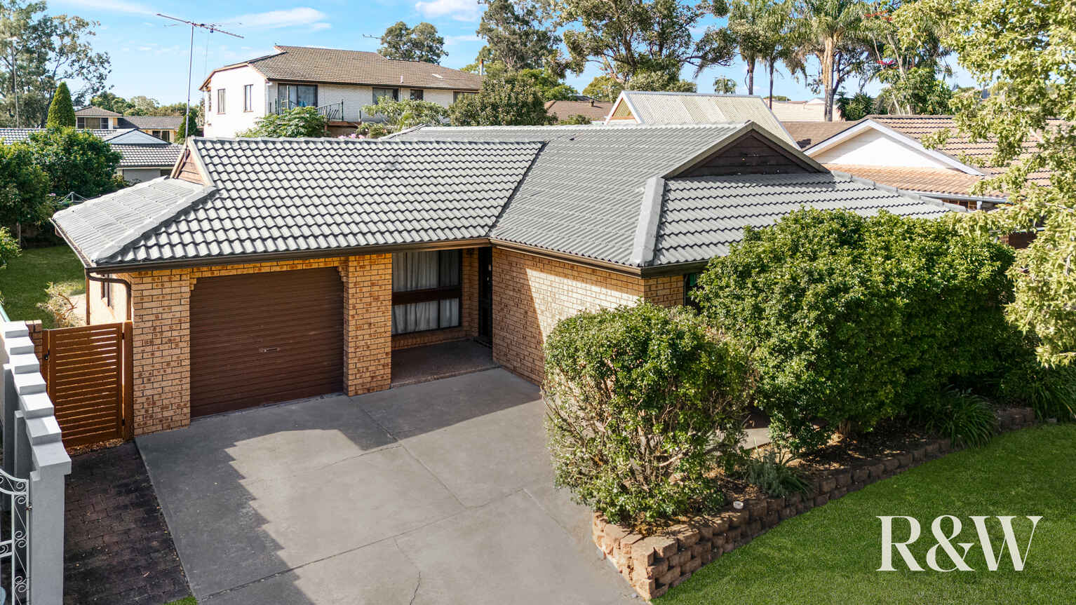 14 Hascombe Way St Clair