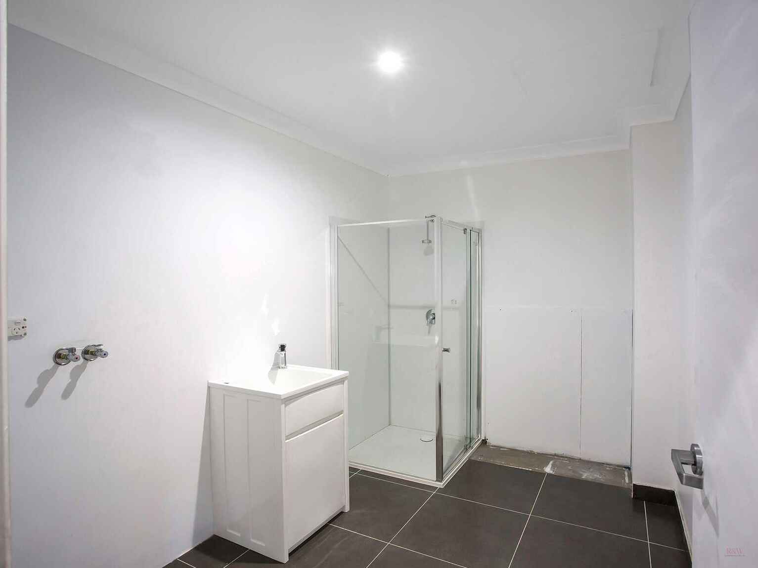 1/9 McCourt Road Moss Vale