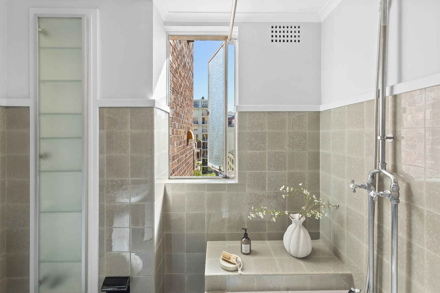 63/8 Birtley Place Elizabeth Bay