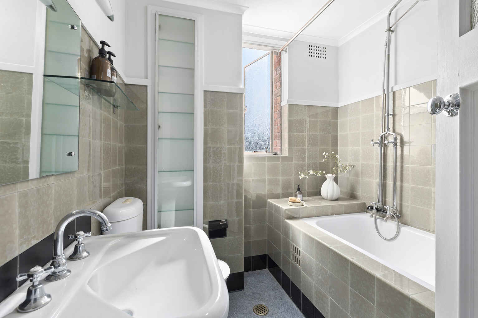 63/8 Birtley Place Elizabeth Bay