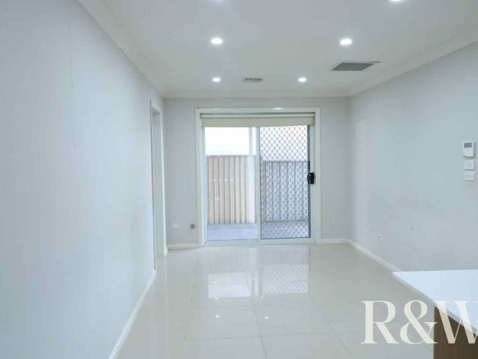 42A Harvey Circuit St Clair