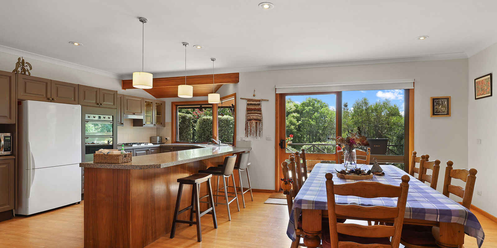 9 Farnborough Drive Moss Vale