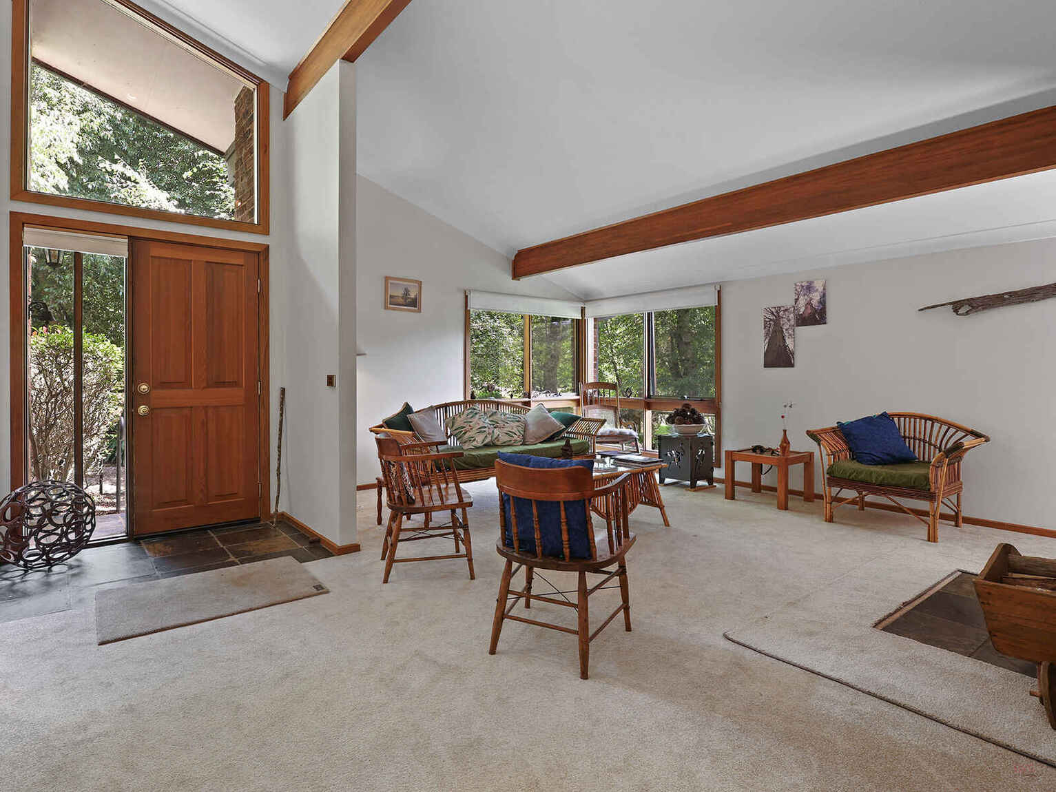 9 Farnborough Drive Moss Vale