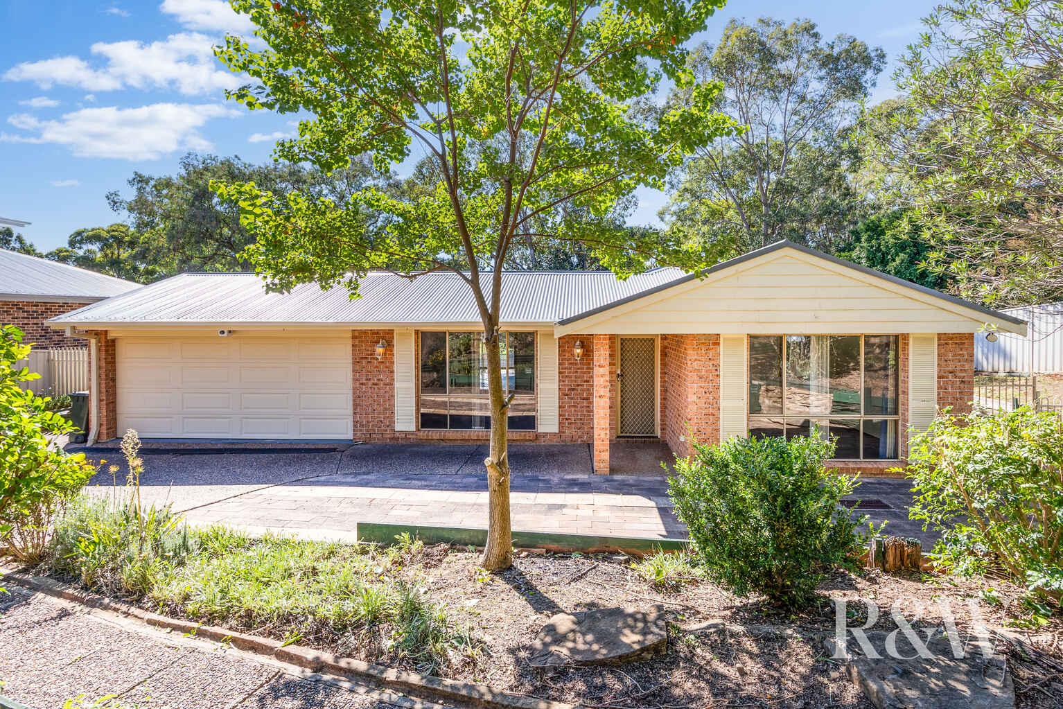 37 MOUNT HUON CIRCUIT Glen Alpine