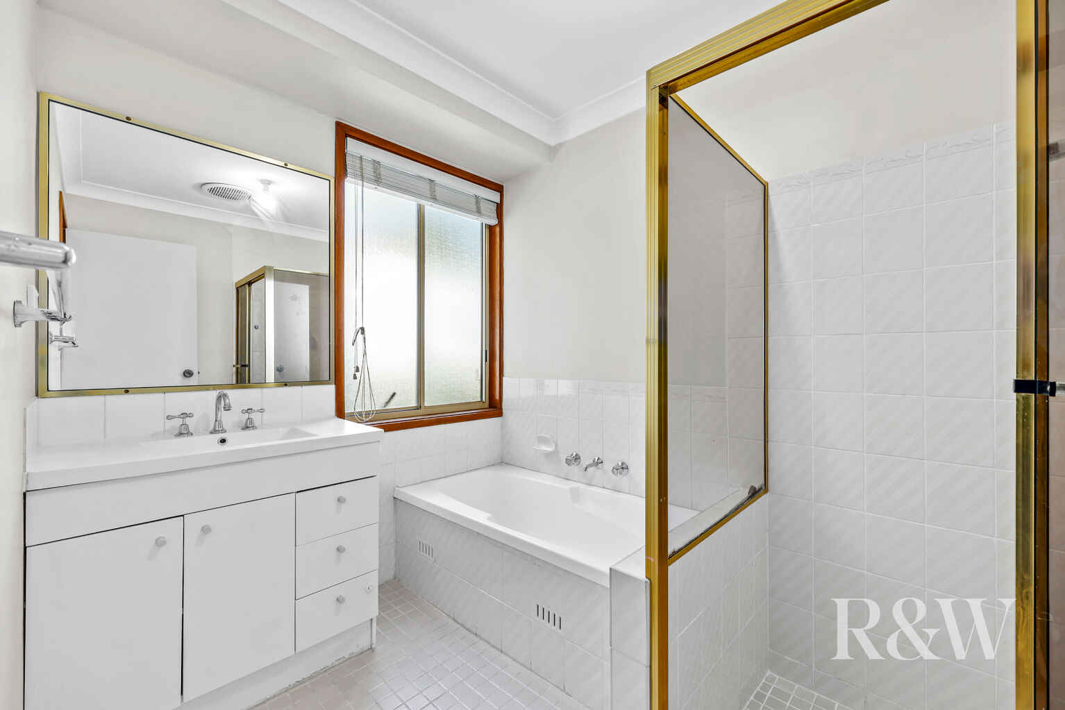 37 MOUNT HUON CIRCUIT Glen Alpine