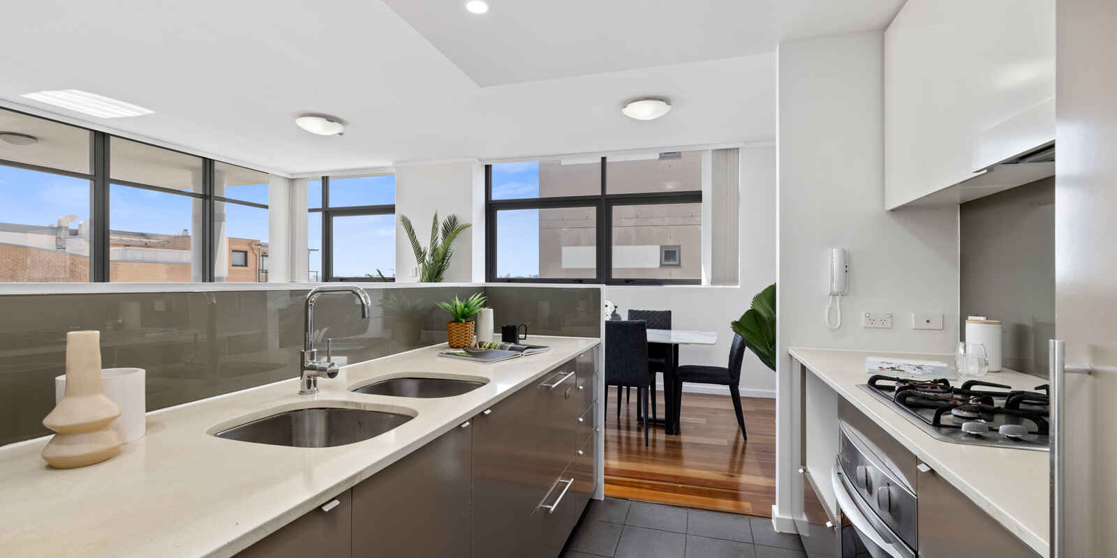 611/1 Bruce Bennett Place Maroubra