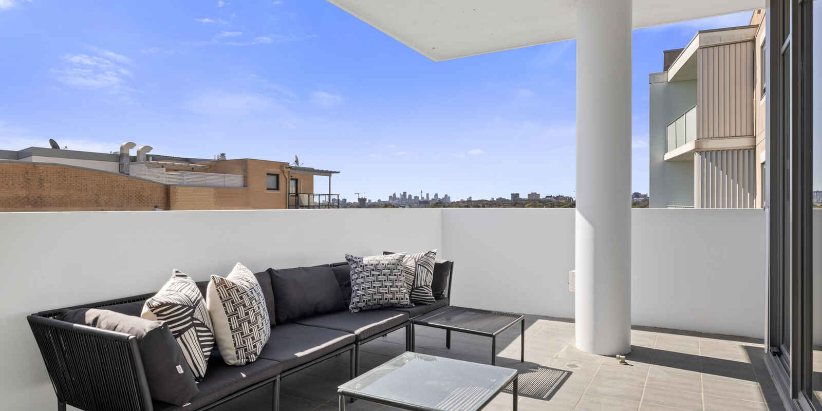 611/1 Bruce Bennett Place Maroubra