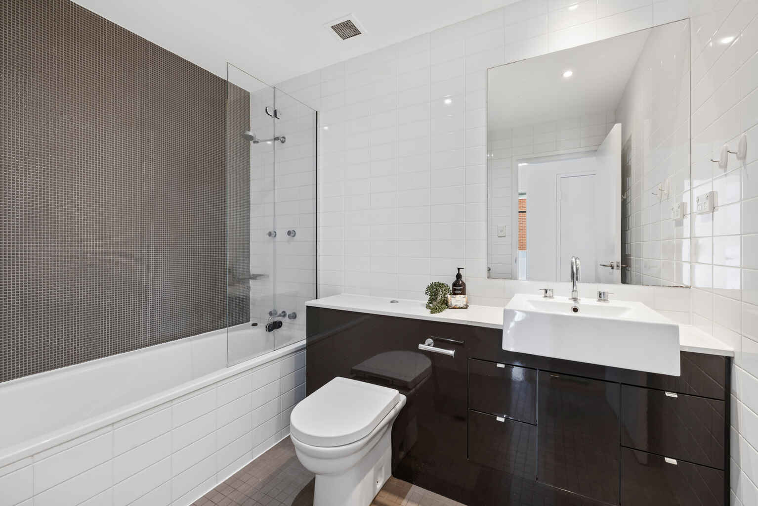 611/1 Bruce Bennett Place Maroubra