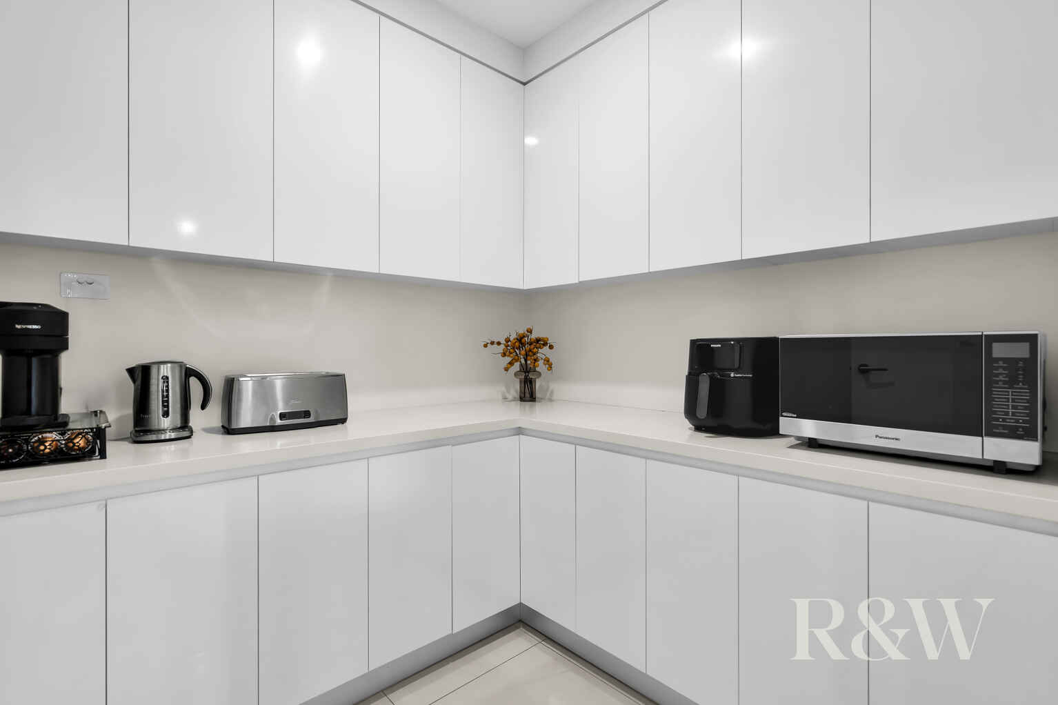 18 GOVERNOR DRIVE Harrington Park