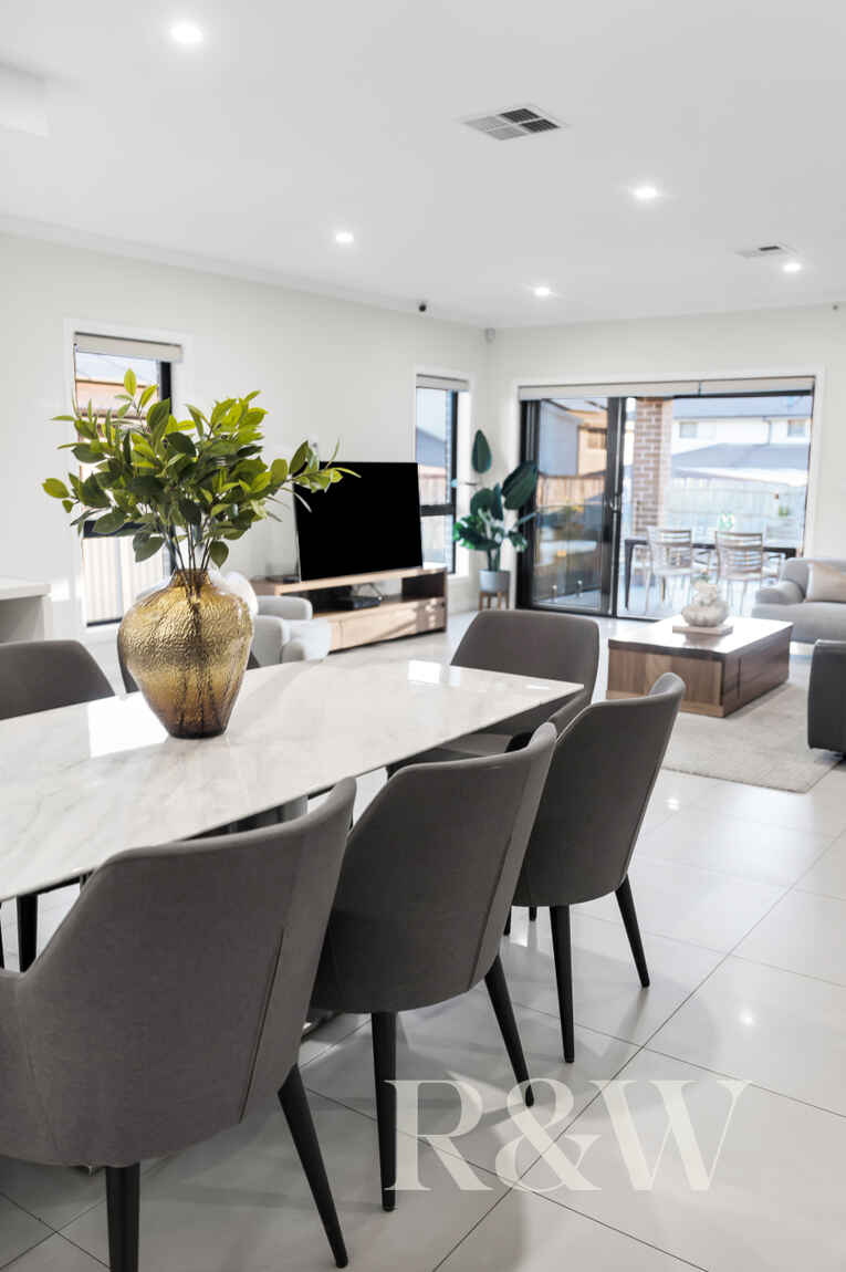 18 GOVERNOR DRIVE Harrington Park