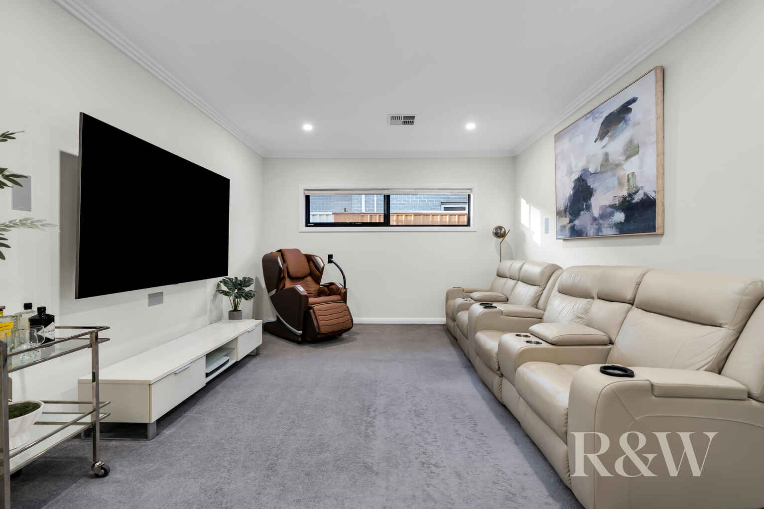 18 GOVERNOR DRIVE Harrington Park