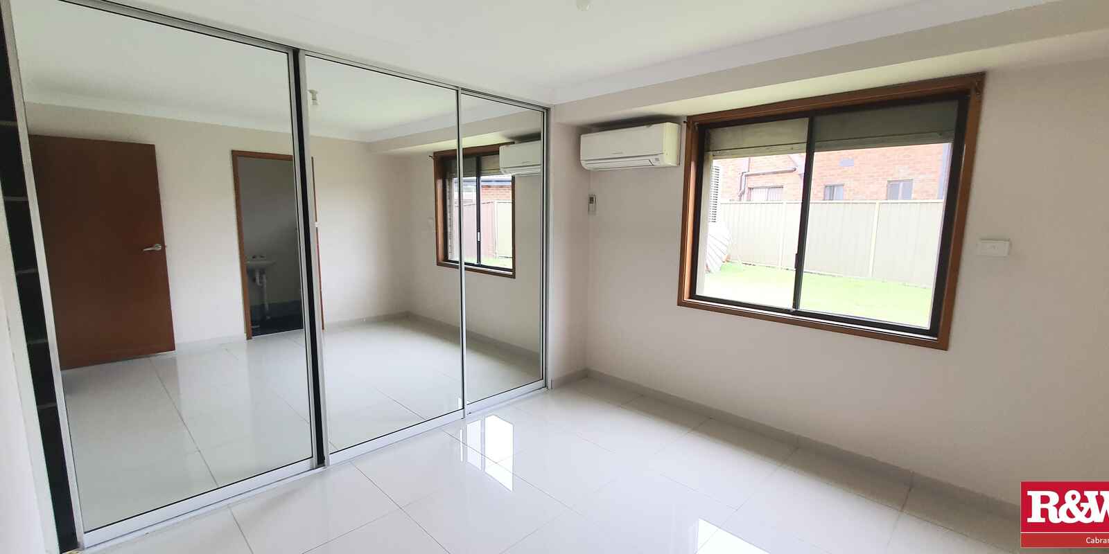 2 Hook Place Wakeley