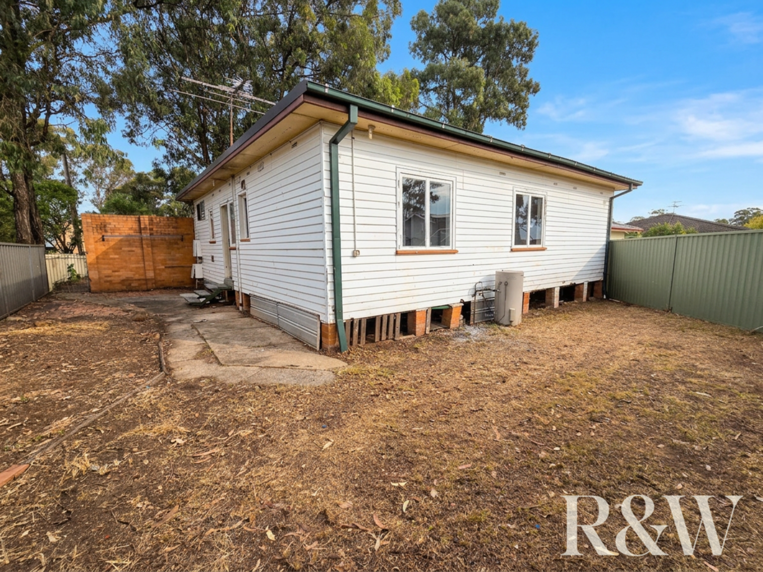 15 Kurama Crescent Whalan