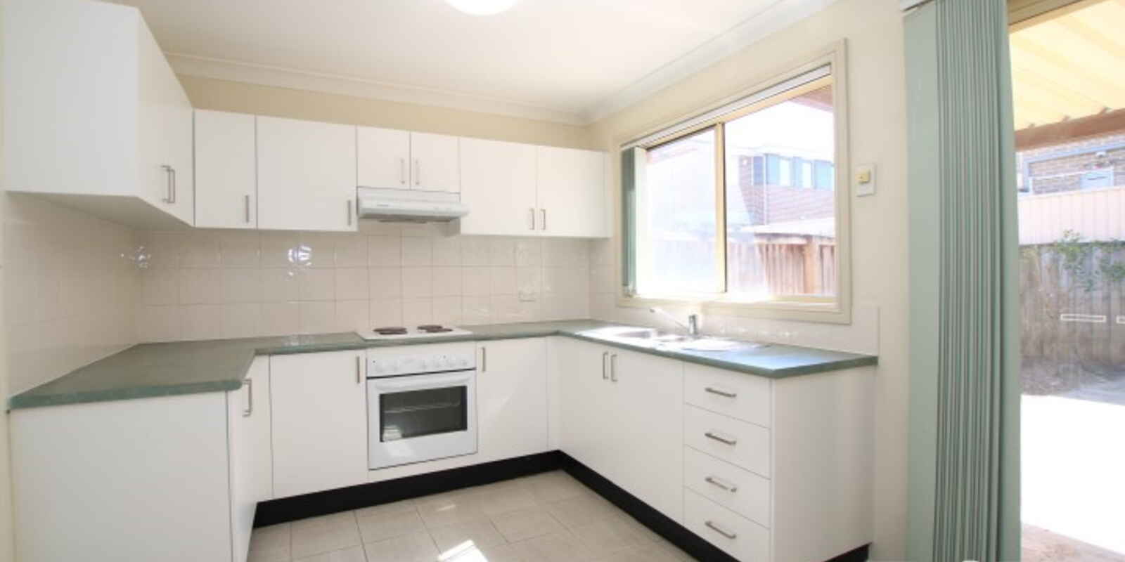 15/2 Charlotte Road Rooty Hill