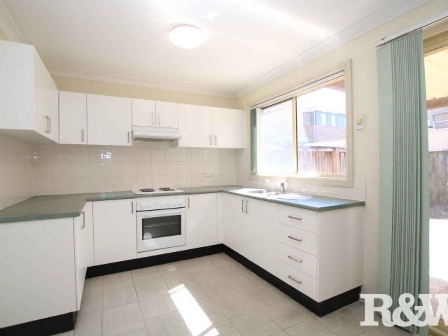 15/2 Charlotte Road Rooty Hill