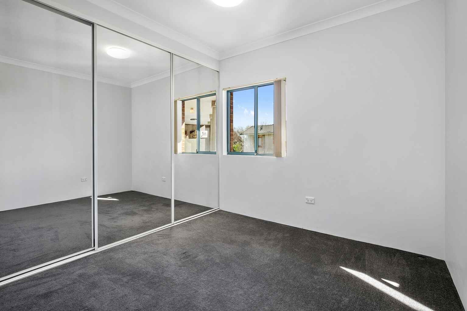 31/6-22 High Street Mascot