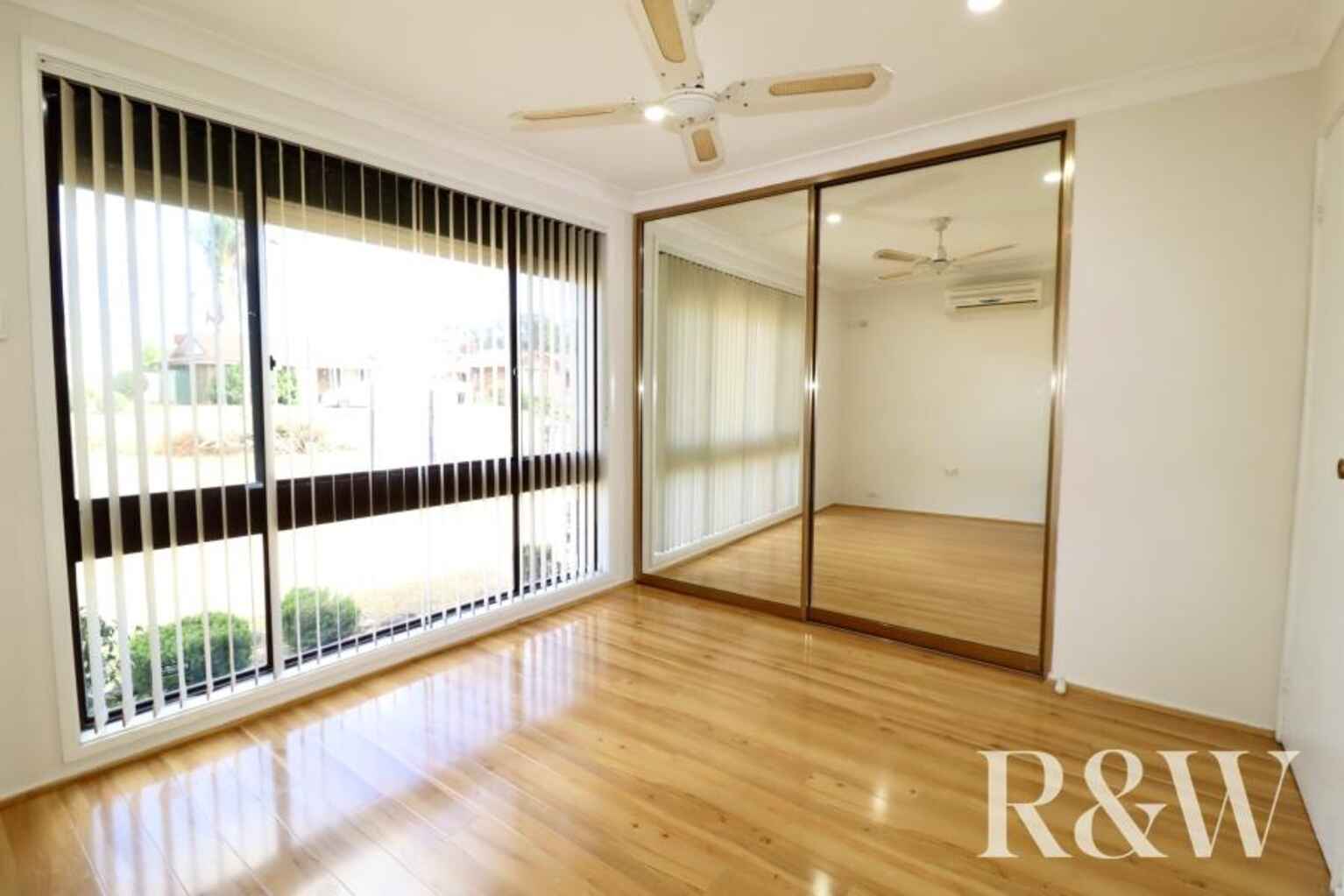 8 Timesweep Drive St Clair